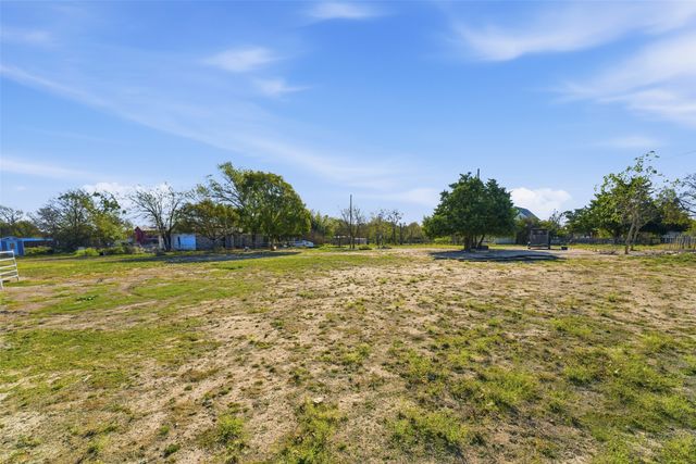 1906 Lillian Avenue, Glenn Heights, TX 75154