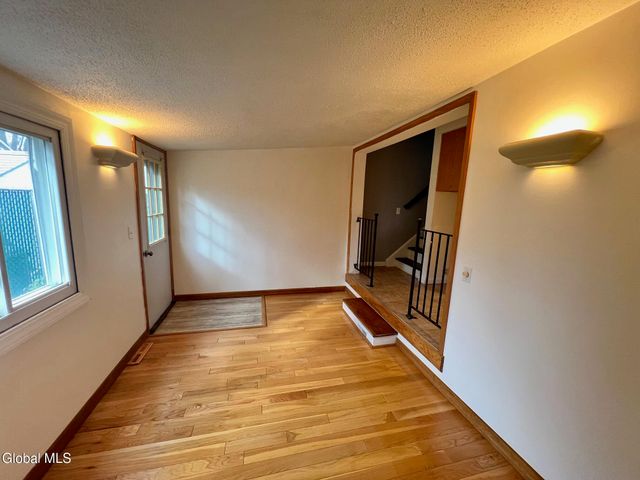 28 North Street, Albany, NY 12205