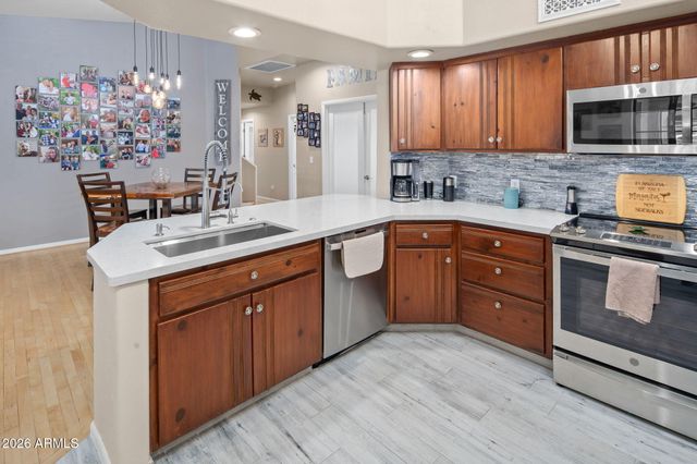 42331 N 3RD Street, Phoenix, AZ 85086