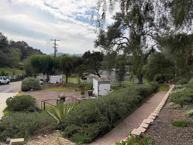 2416 Gird Rd, Fallbrook, CA 92028