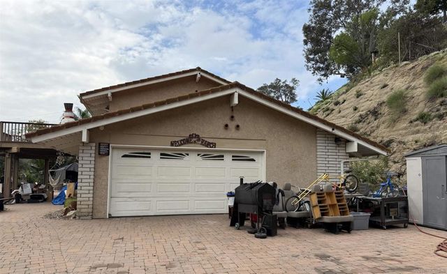 2416 Gird Rd, Fallbrook, CA 92028
