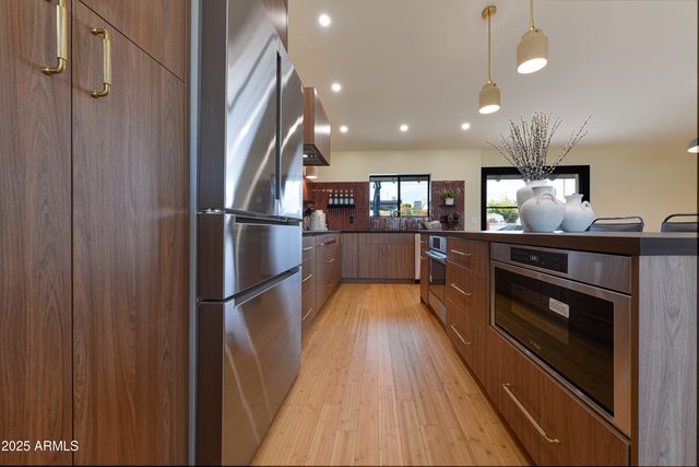 8532 E SAN MIGUEL Avenue, Scottsdale, AZ 85250