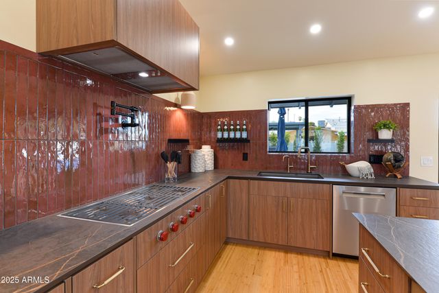 8532 E SAN MIGUEL Avenue, Scottsdale, AZ 85250