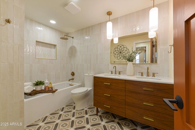 8532 E SAN MIGUEL Avenue, Scottsdale, AZ 85250