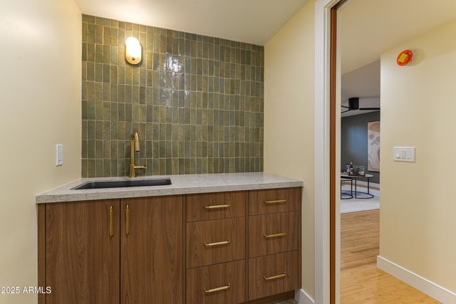 8532 E SAN MIGUEL Avenue, Scottsdale, AZ 85250