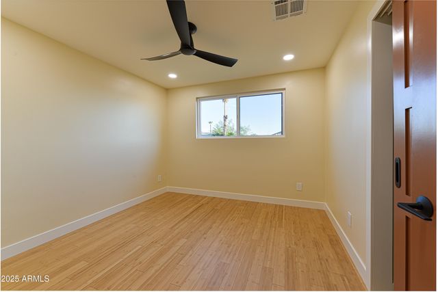 8532 E SAN MIGUEL Avenue, Scottsdale, AZ 85250