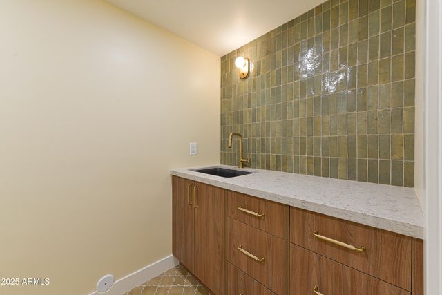 8532 E SAN MIGUEL Avenue, Scottsdale, AZ 85250