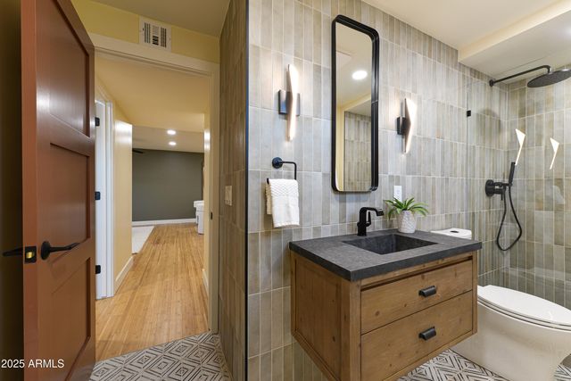 8532 E SAN MIGUEL Avenue, Scottsdale, AZ 85250