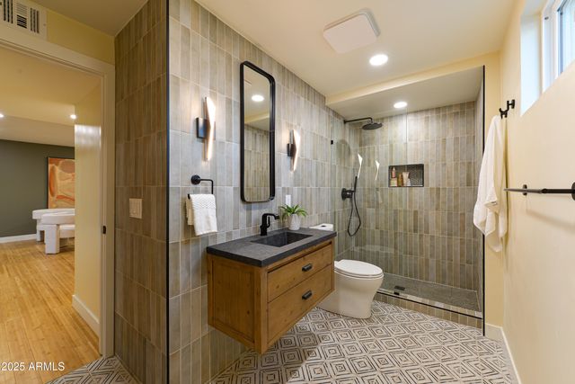 8532 E SAN MIGUEL Avenue, Scottsdale, AZ 85250