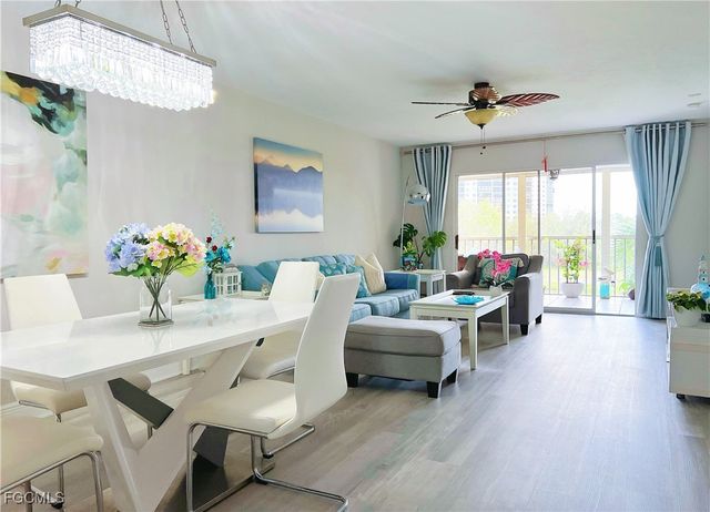 340 Horse Creek DR S 304, Naples, FL 34110