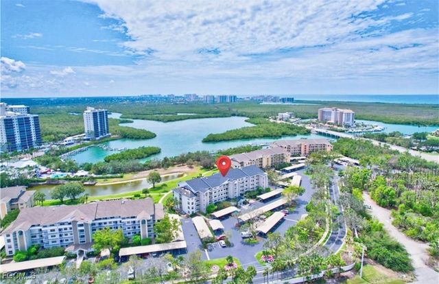 340 Horse Creek DR S 304, Naples, FL 34110