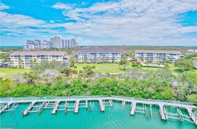 340 Horse Creek DR S 304, Naples, FL 34110