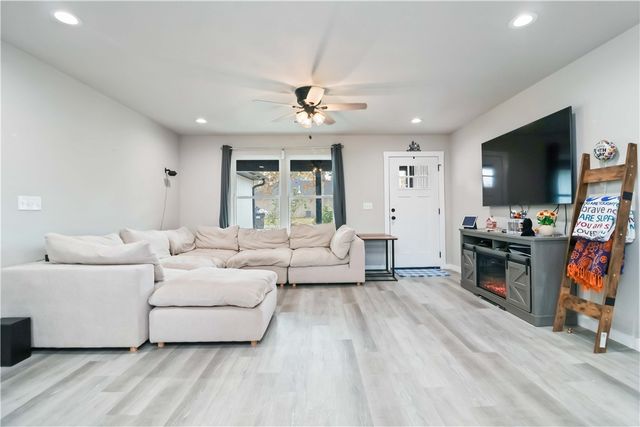 401 E Rogers Street, Lincoln, AR 72744