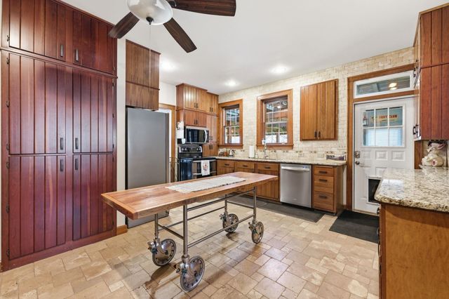 1316 E 10th, Winfield, KS 67156