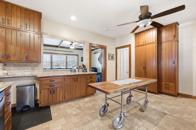 1316 E 10th, Winfield, KS 67156