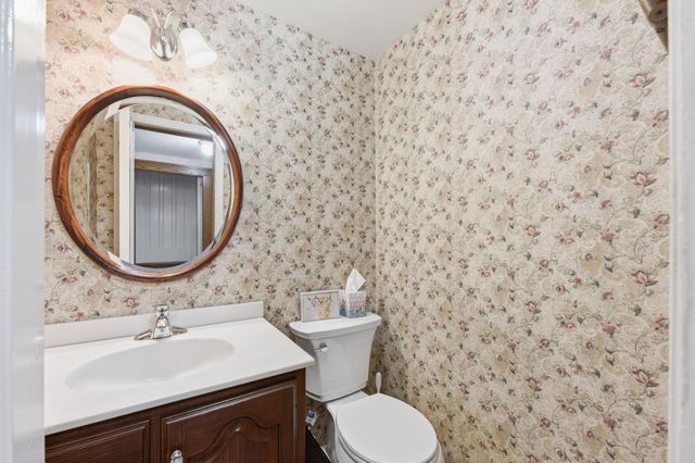 1316 E 10th, Winfield, KS 67156