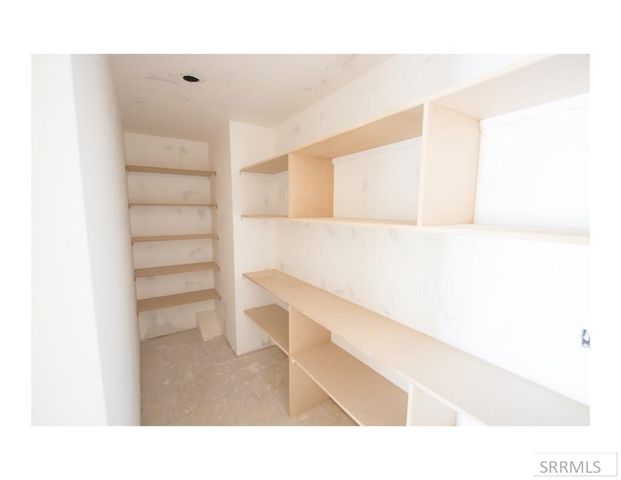 41 N White Pine Ln, Rigby, ID 83442