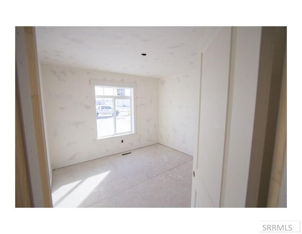 41 N White Pine Ln, Rigby, ID 83442