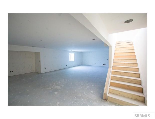 41 N White Pine Ln, Rigby, ID 83442