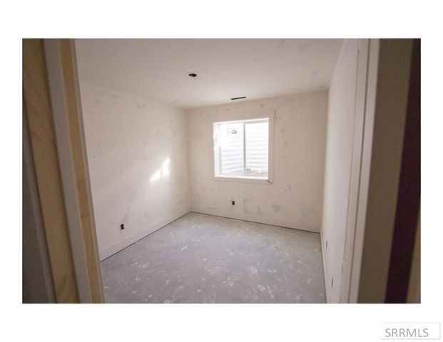 41 N White Pine Ln, Rigby, ID 83442