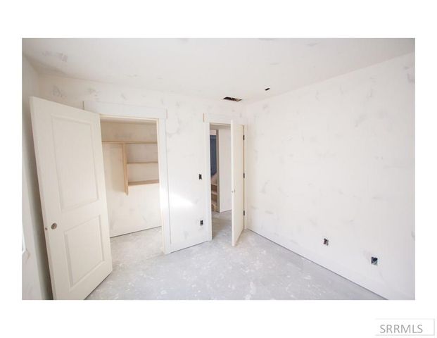 41 N White Pine Ln, Rigby, ID 83442