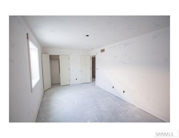 41 N White Pine Ln, Rigby, ID 83442