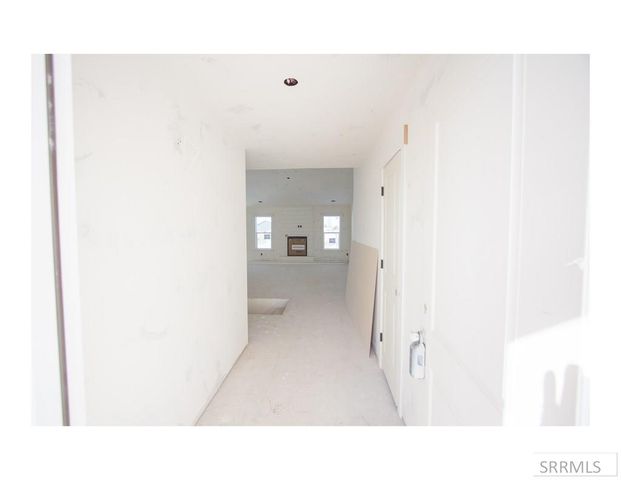 41 N White Pine Ln, Rigby, ID 83442