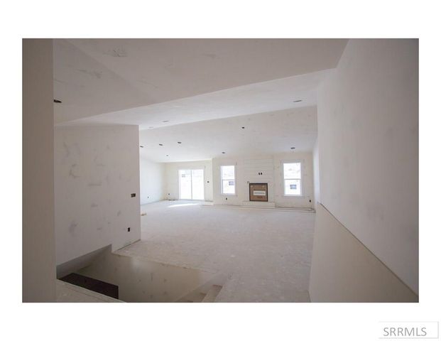 41 N White Pine Ln, Rigby, ID 83442