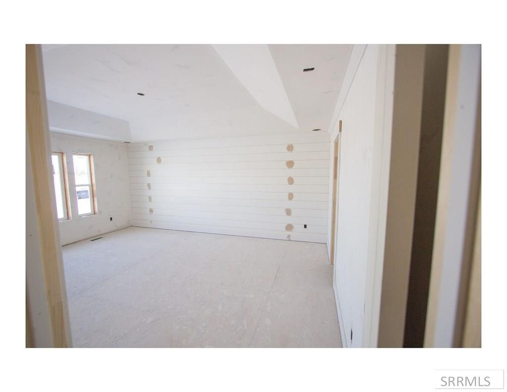 Image 15 of property listing at 41 N White Pine Ln, Rigby, ID 83442