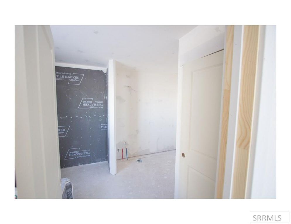 Image 17 of property listing at 41 N White Pine Ln, Rigby, ID 83442