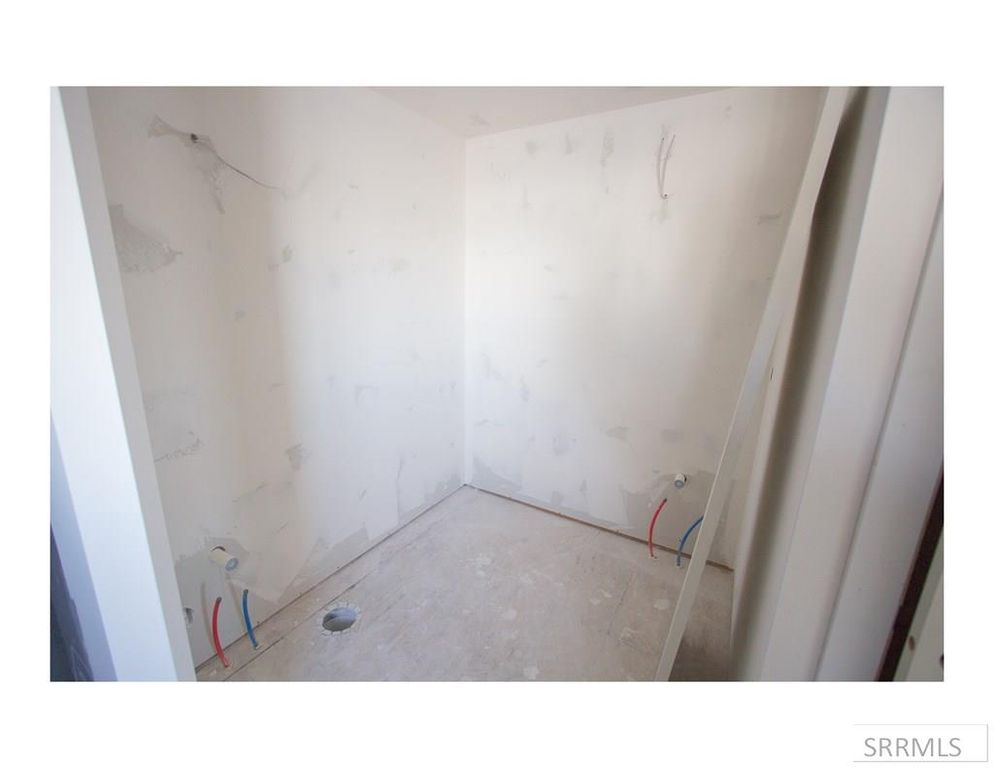 Image 18 of property listing at 41 N White Pine Ln, Rigby, ID 83442