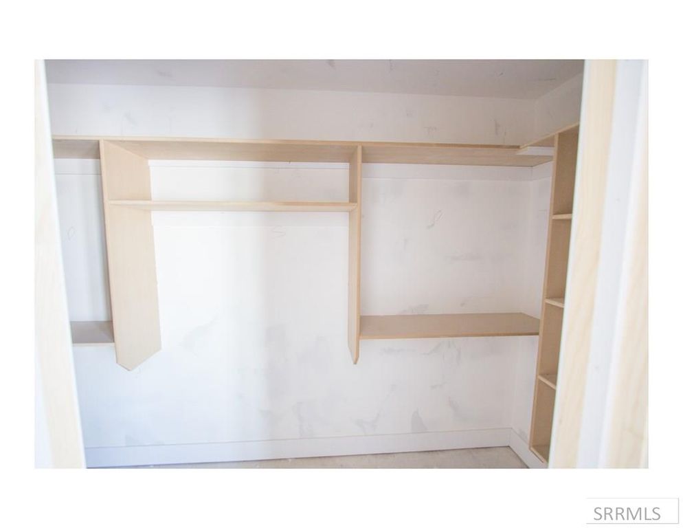 Image 21 of property listing at 41 N White Pine Ln, Rigby, ID 83442