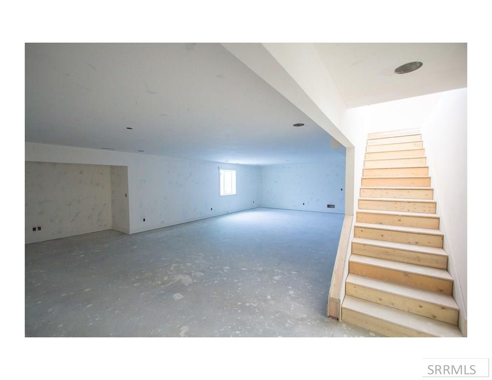 Image 29 of property listing at 41 N White Pine Ln, Rigby, ID 83442