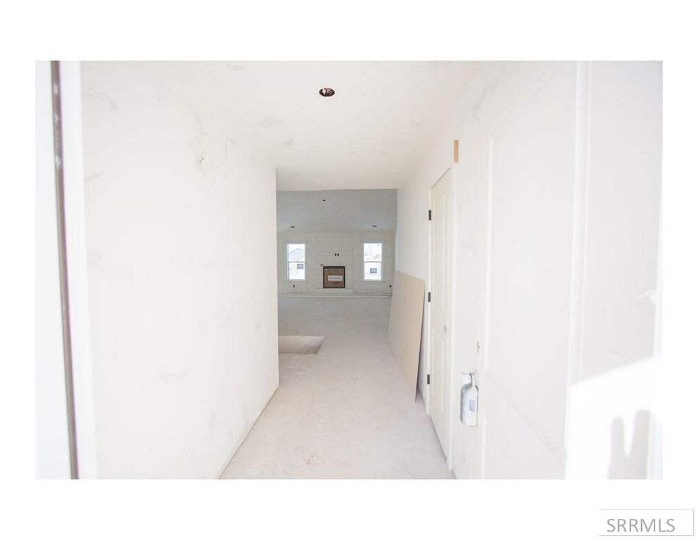 Image 6 of property listing at 41 N White Pine Ln, Rigby, ID 83442