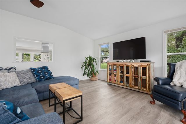 1712 Sorenson Dr, Rockport, TX 78382