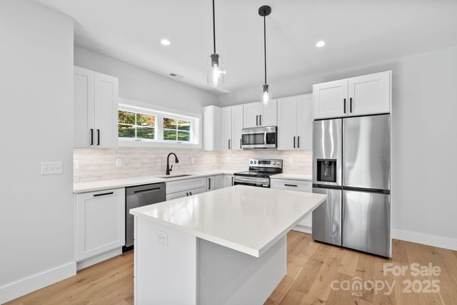 8 Wildwood Park Knoll 39, Weaverville, NC 28787