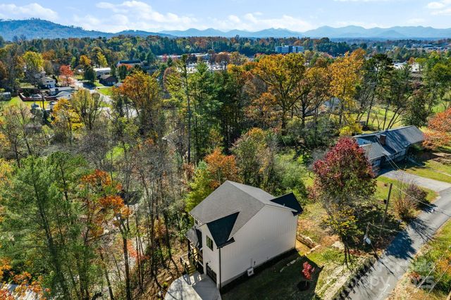 8 Wildwood Park Knoll 39, Weaverville, NC 28787