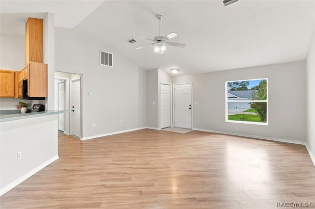 4051 S Winding Oaks Drive, Homosassa, FL 34446