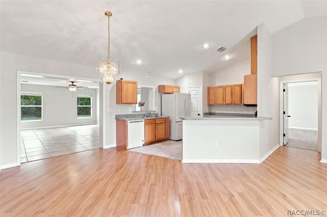 4051 S Winding Oaks Drive, Homosassa, FL 34446
