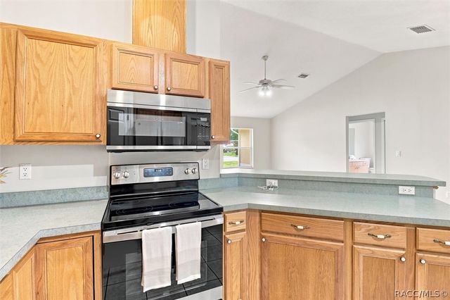 4051 S Winding Oaks Drive, Homosassa, FL 34446