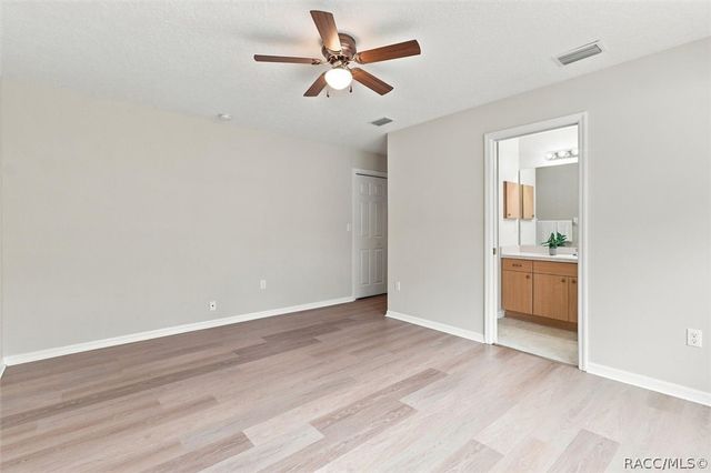 4051 S Winding Oaks Drive, Homosassa, FL 34446