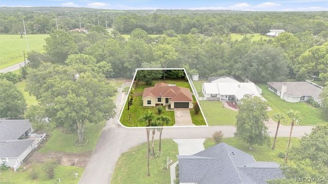4051 S Winding Oaks Drive, Homosassa, FL 34446