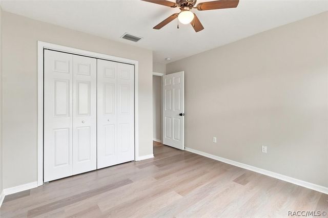4051 S Winding Oaks Drive, Homosassa, FL 34446