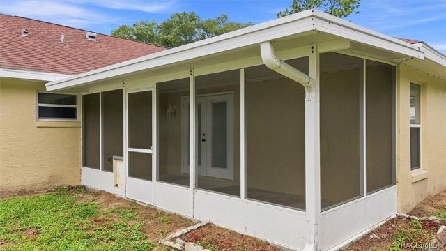 4051 S Winding Oaks Drive, Homosassa, FL 34446