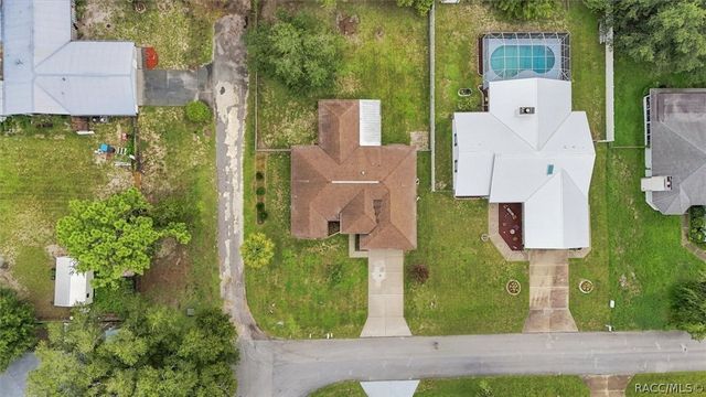 4051 S Winding Oaks Drive, Homosassa, FL 34446