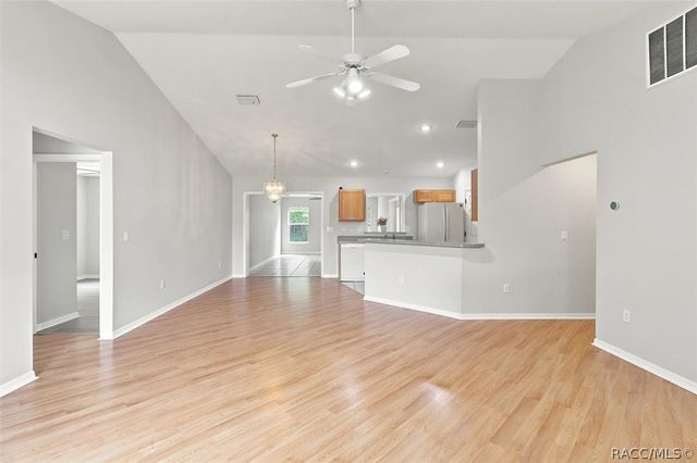 4051 S Winding Oaks Drive, Homosassa, FL 34446