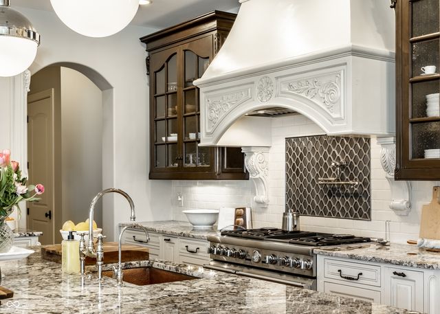 2 Woodard Bluff, Zionsville, IN 46077