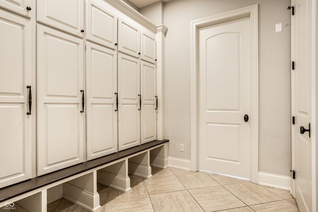 2 Woodard Bluff, Zionsville, IN 46077