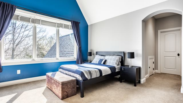 2 Woodard Bluff, Zionsville, IN 46077