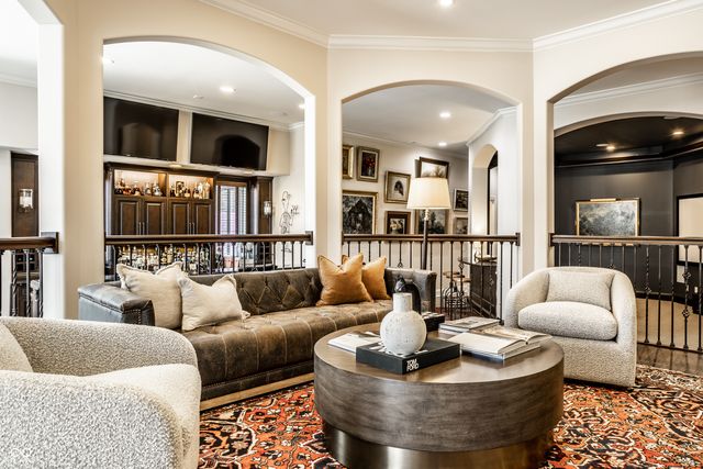 2 Woodard Bluff, Zionsville, IN 46077